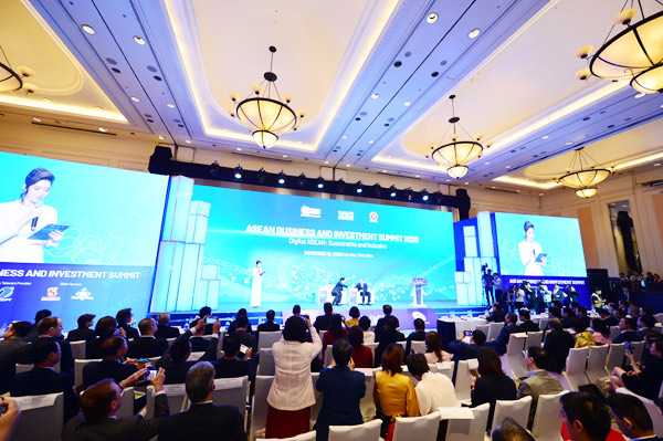 Thủ tướng Nguyễn Xuân Phúc tham dự và chỉ đạo Hội nghị Thượng đỉnh Kinh doanh và Đầu tư ASEAN
